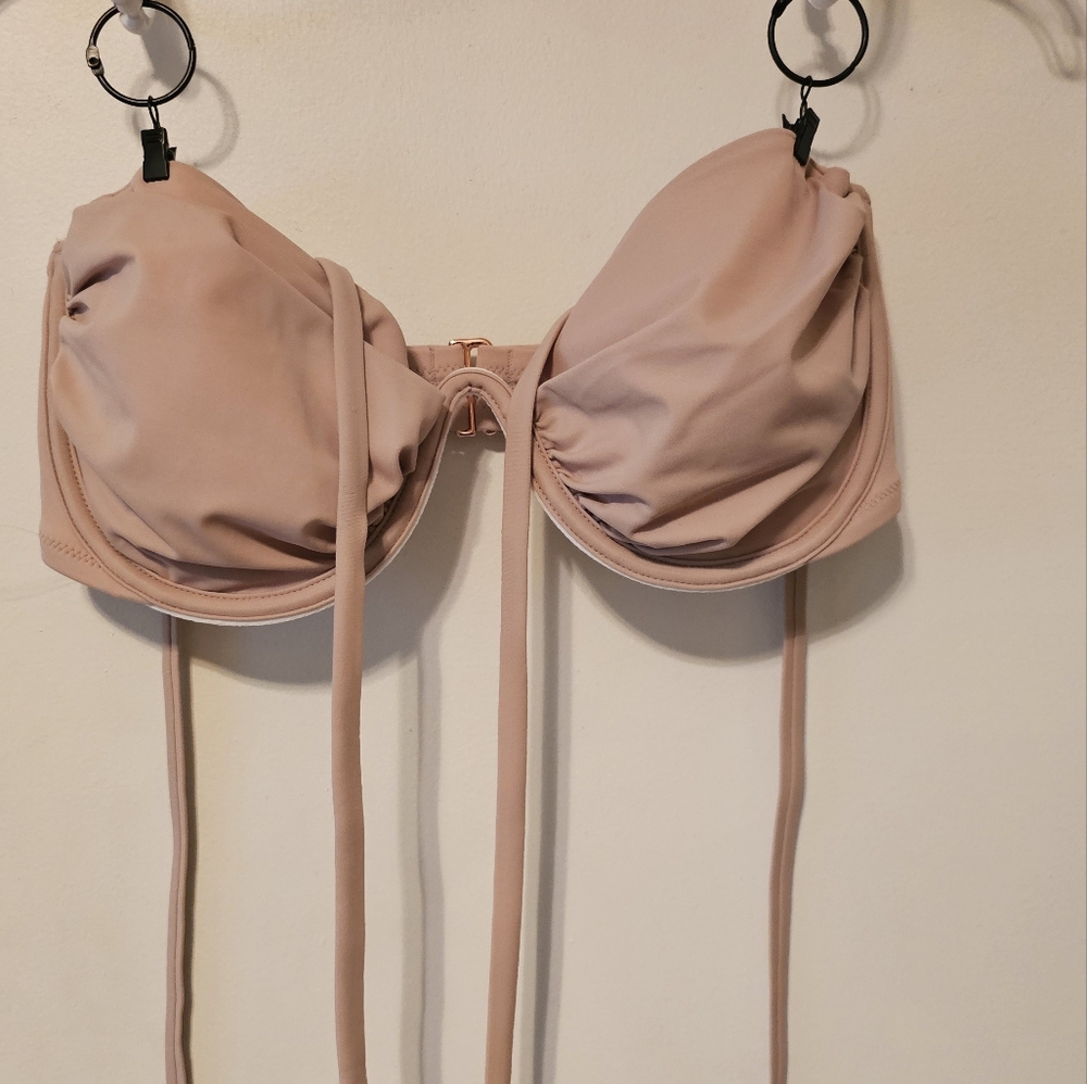 Woman's New Swimwear Brand: Shade Shore Size: 34DD